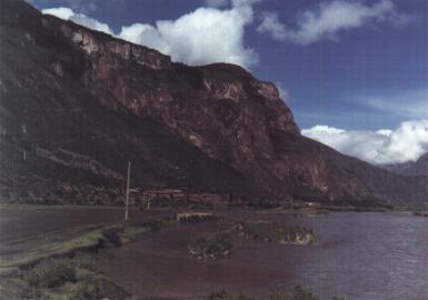 Huchuy Cusco se trouve proche de la crte visible sur la gauche